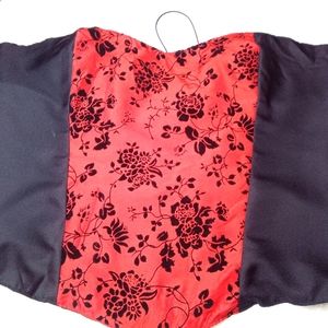 HUG THOSE CURVES! PRETTY Red w/ Bk Velvet Flowe